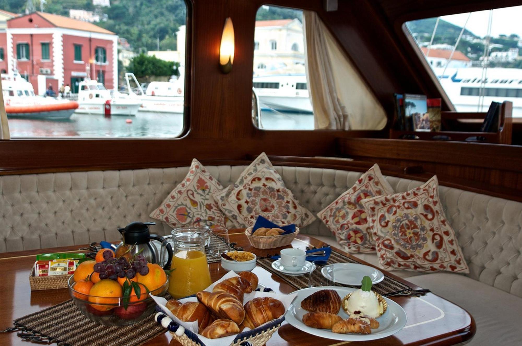 Silver Botel *